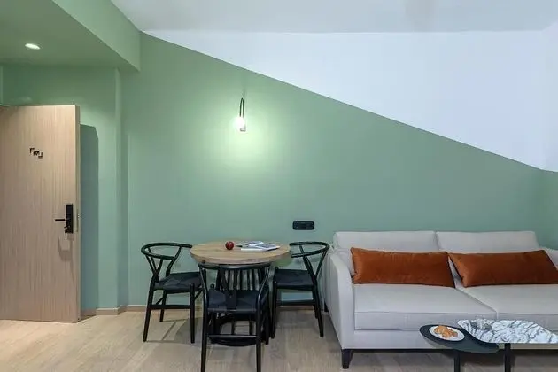 King Studio with Sofa Bed