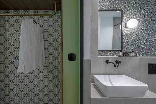 King Studio with Sofa Bed