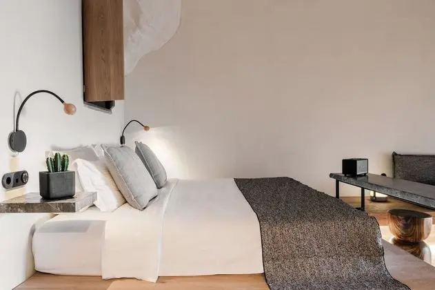 Cave Suite (Sea View with Private pool)