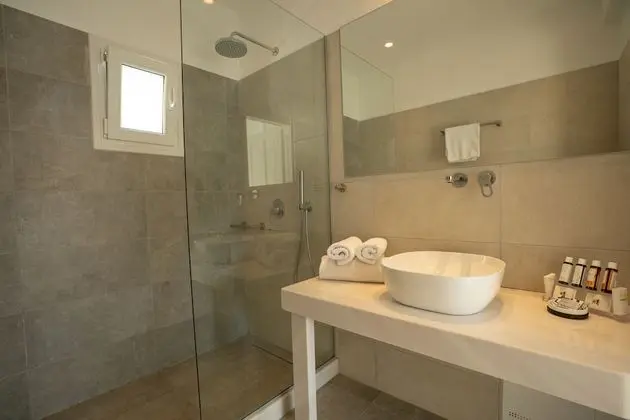 Deluxe Üç Kişilik Oda, Balkon, Bahçe Manzaralı