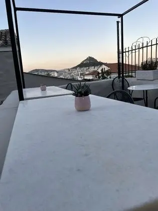 Superior Tek Büyük Yataklı Oda, Balkon, Şehir Manzaralı