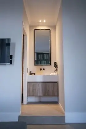 Superior Tek Büyük Yataklı Oda, Balkon, Şehir Manzaralı