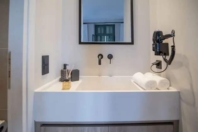 Superior Tek Büyük Yataklı Oda, Balkon, Şehir Manzaralı