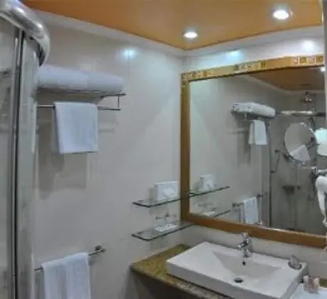 Luxury Oda, 1 En Büyük (King) Boy Yatak