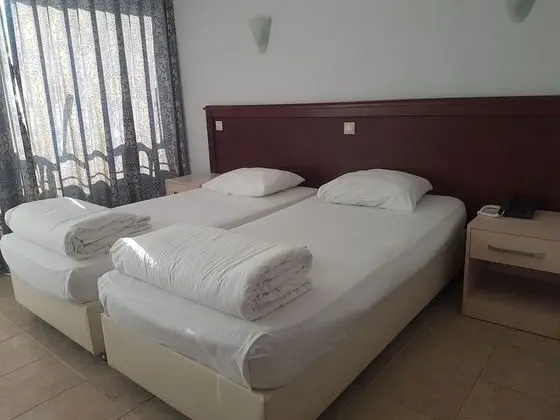 Tek Büyük veya İki Ayrı Yataklı Oda, Deniz Manzaralı