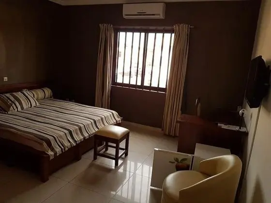 Standard Tek Büyük Yataklı Oda