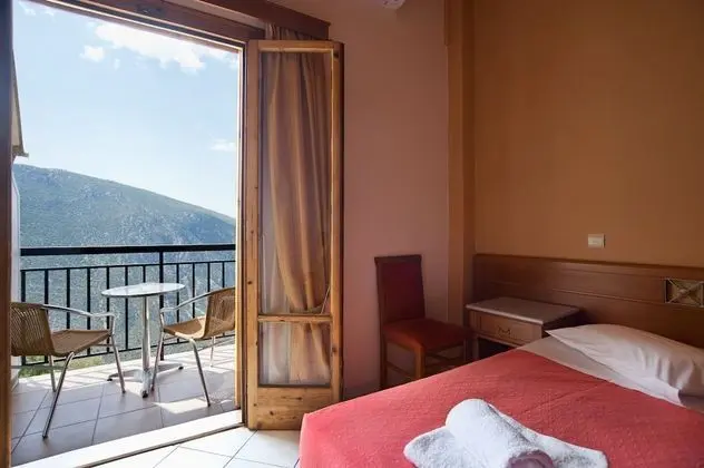 Tek Büyük veya İki Ayrı Yataklı Oda (Gorge View)