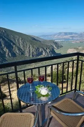 Tek Büyük veya İki Ayrı Yataklı Oda (Gorge View)