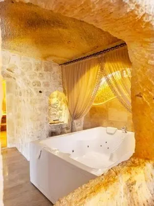 Premium Suite, Avlu Manzaralı, Şömineli ve Jakuzili