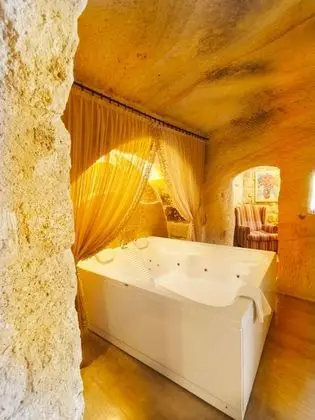 Premium Suite, Avlu Manzaralı, Şömineli ve Jakuzili
