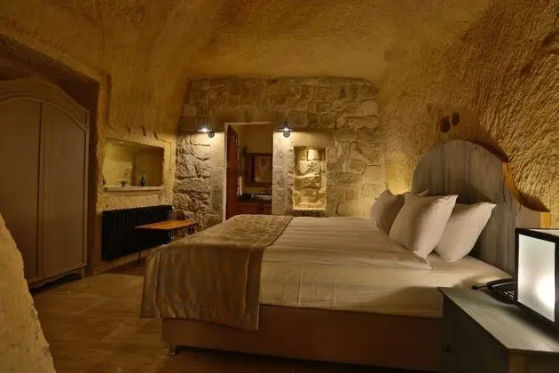 Cave Suite Room