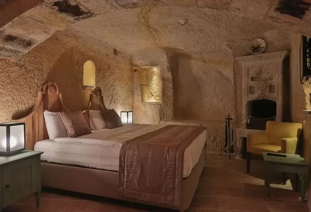 Cave Suite Room