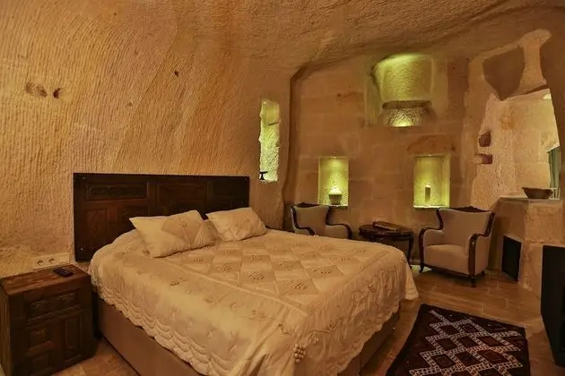 Cave Suite Room