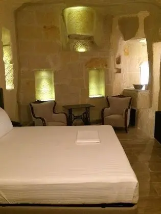 Cave Suite Room