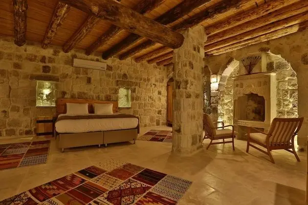 Exclusive Cave Suite