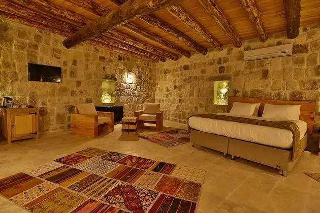Exclusive Cave Suite