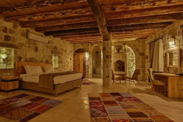 Exclusive Cave Suite