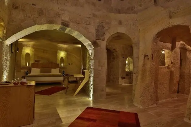 Exclusive Cave Suite