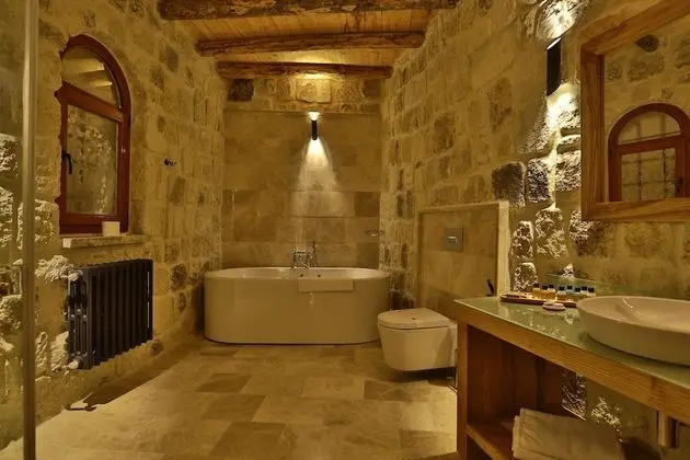 Exclusive Cave Suite