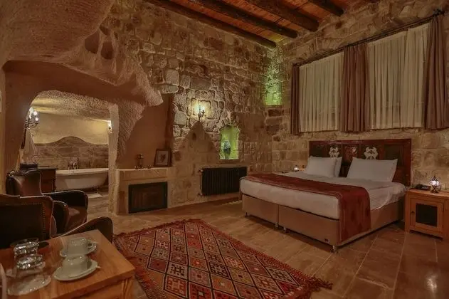Presidential Cave Suite