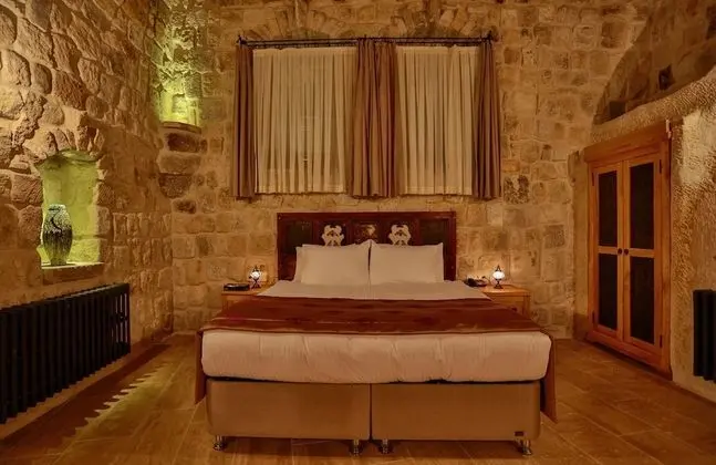 Presidential Cave Suite