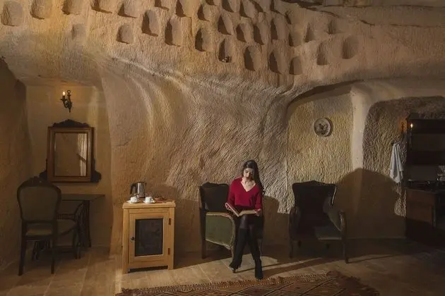 Presidential Cave Suite