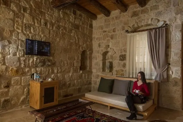 Presidential Cave Suite