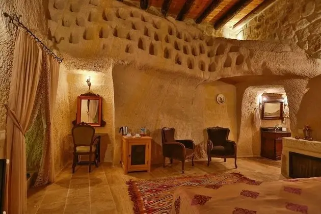 Presidential Cave Suite