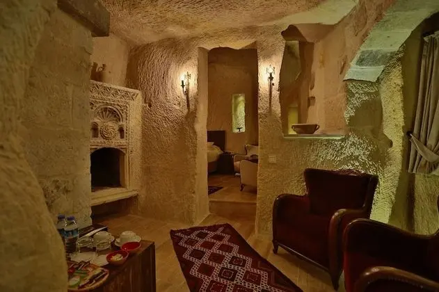 Presidential Cave Suite