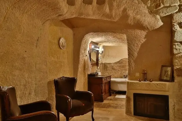 Presidential Cave Suite