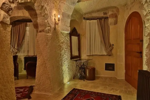 Presidential Cave Suite