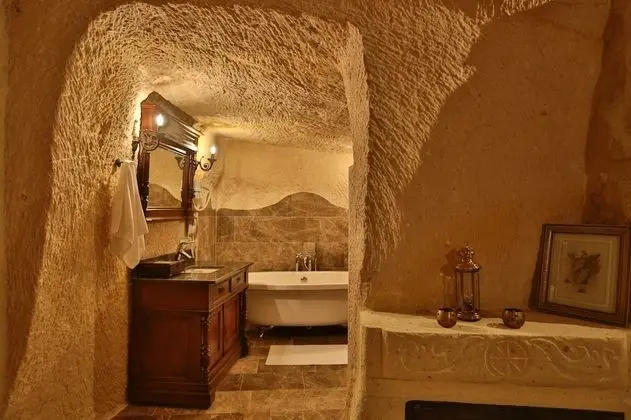 Presidential Cave Suite