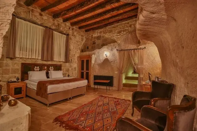 Presidential Cave Suite