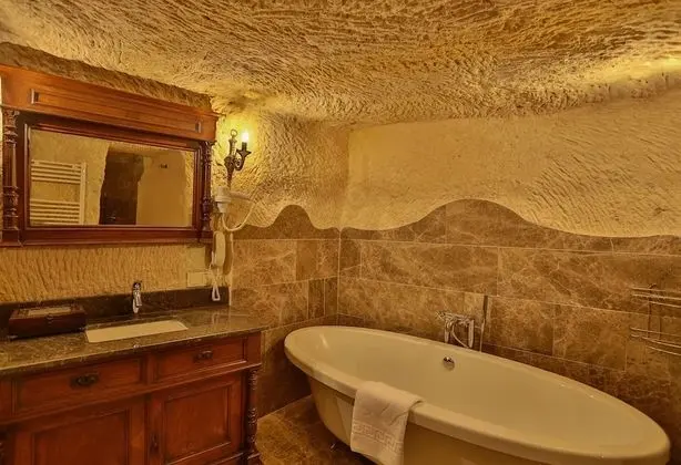 Presidential Cave Suite