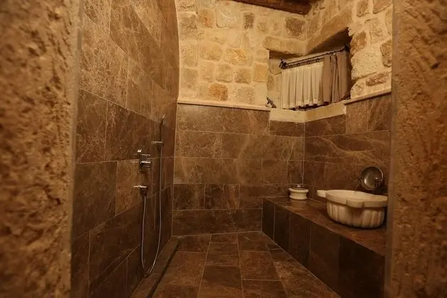Presidential Cave Suite