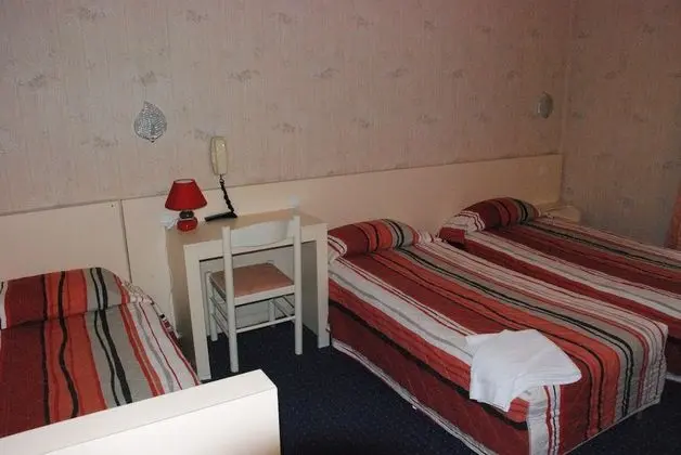 Üç Kişilik Oda