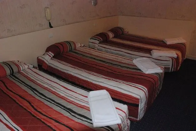Üç Kişilik Oda
