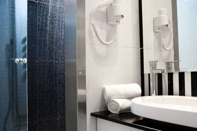 Deluxe Tek Büyük veya İki Ayrı Yataklı Oda