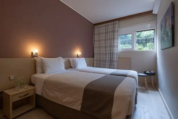 Economy İki Ayrı Yataklı Oda (1st floor- semi basement room)