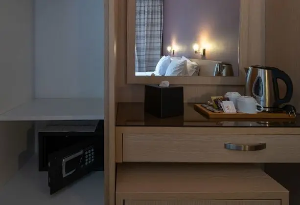 Economy İki Ayrı Yataklı Oda (1st floor- semi basement room)