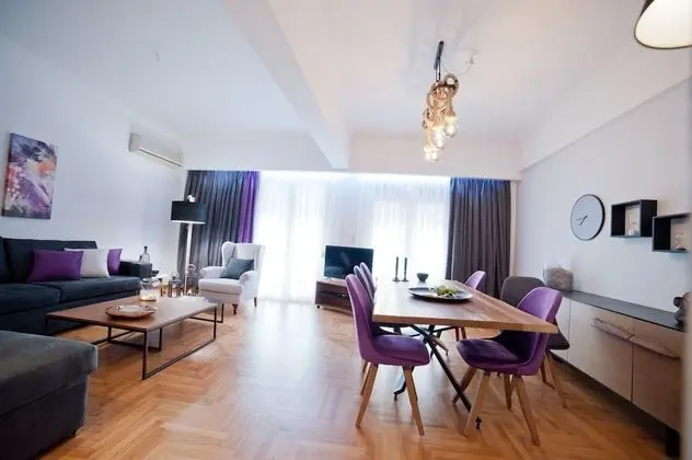 Deluxe Çatı Katı Süiti (Penthouse) (Acropolis View)