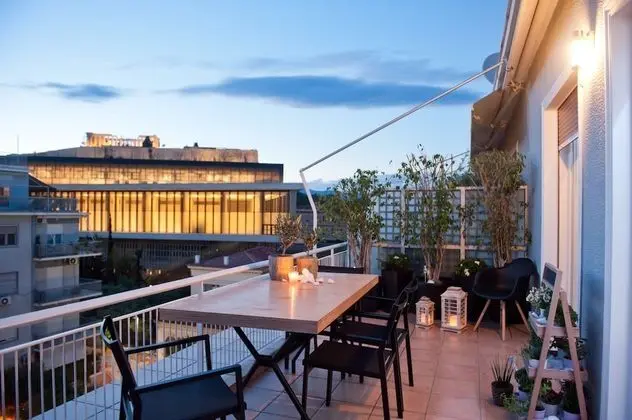 Deluxe Çatı Katı Süiti (Penthouse) (Acropolis View)