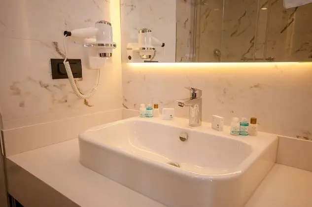 Standard Tek Büyük veya İki Ayrı Yataklı Oda, Bahçe Manzaralı