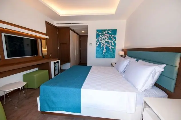 Standard Tek Büyük veya İki Ayrı Yataklı Oda, Deniz Manzaralı
