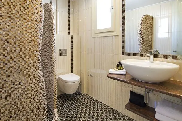 Honeymoon Suite with Plunge Pool