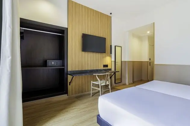 Comfort Tek Büyük Yataklı Oda