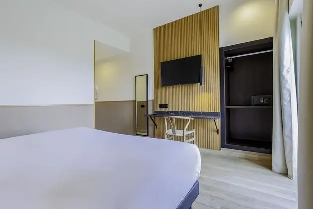 Comfort Tek Büyük Yataklı Oda