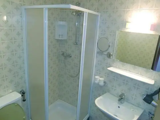 Classic Tek Büyük Yataklı Oda