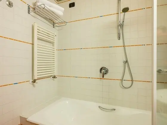 Superior Tek Büyük veya İki Ayrı Yataklı Oda