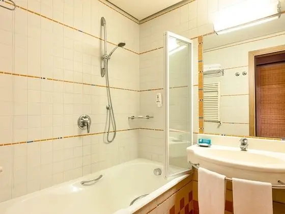 Superior Tek Büyük veya İki Ayrı Yataklı Oda